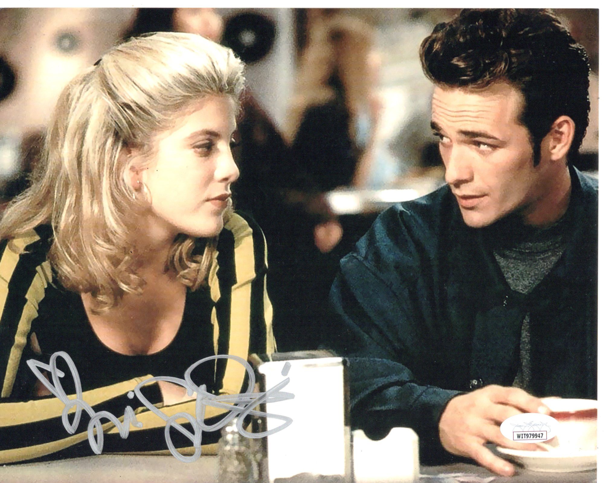 Tori Spelling signed 8x10 Photo Donna Martin-Silver Beverly Hills, 90210 *Missin img